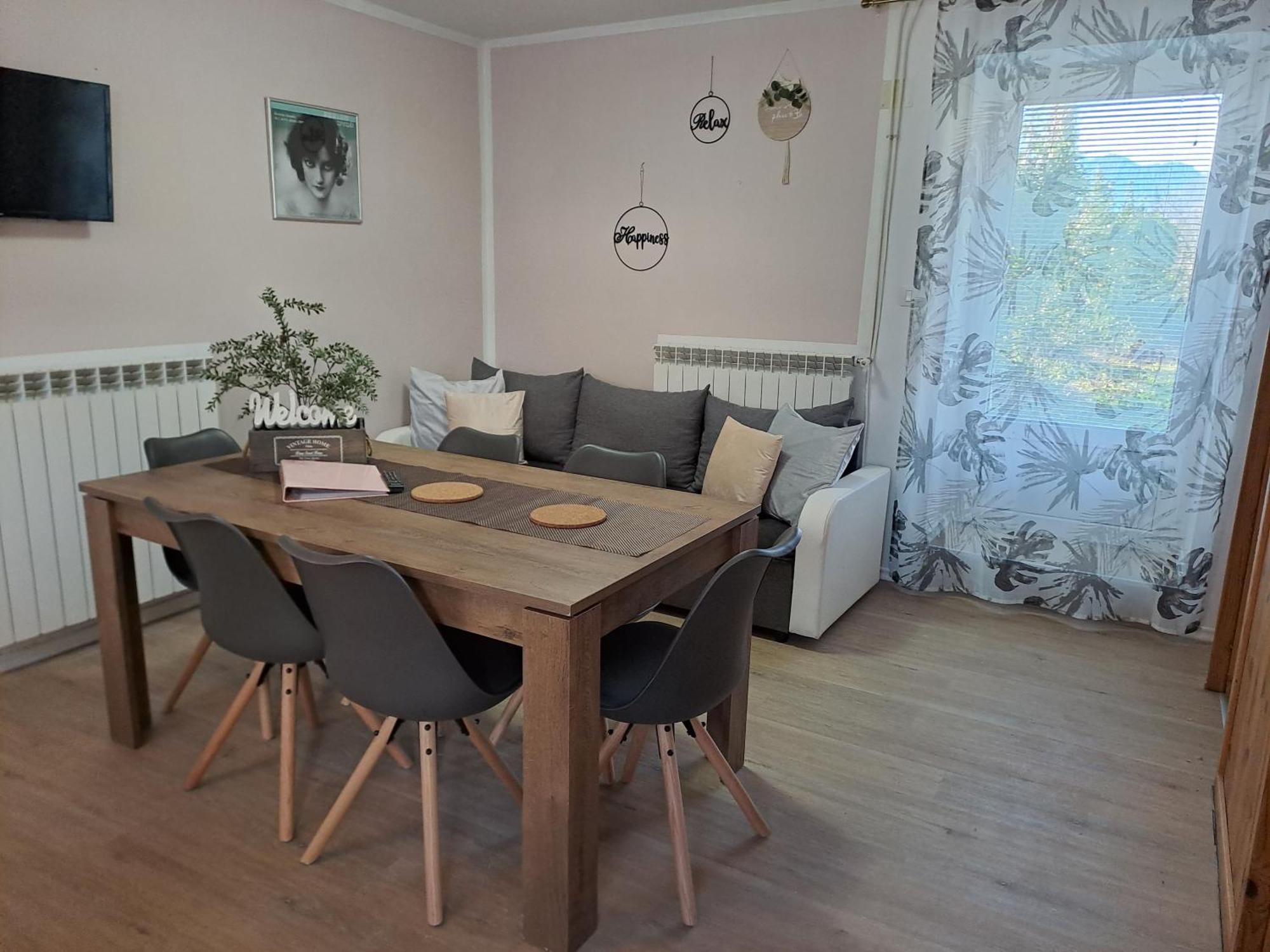 בובק Apartments Rupnik מראה חיצוני תמונה