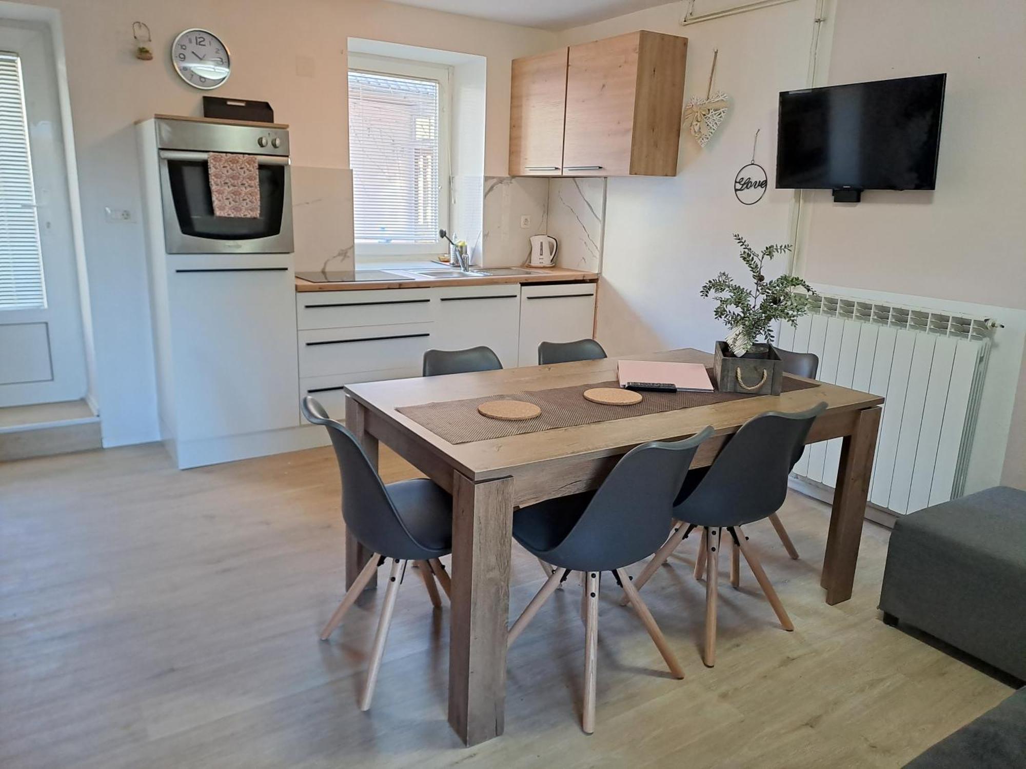 בובק Apartments Rupnik מראה חיצוני תמונה