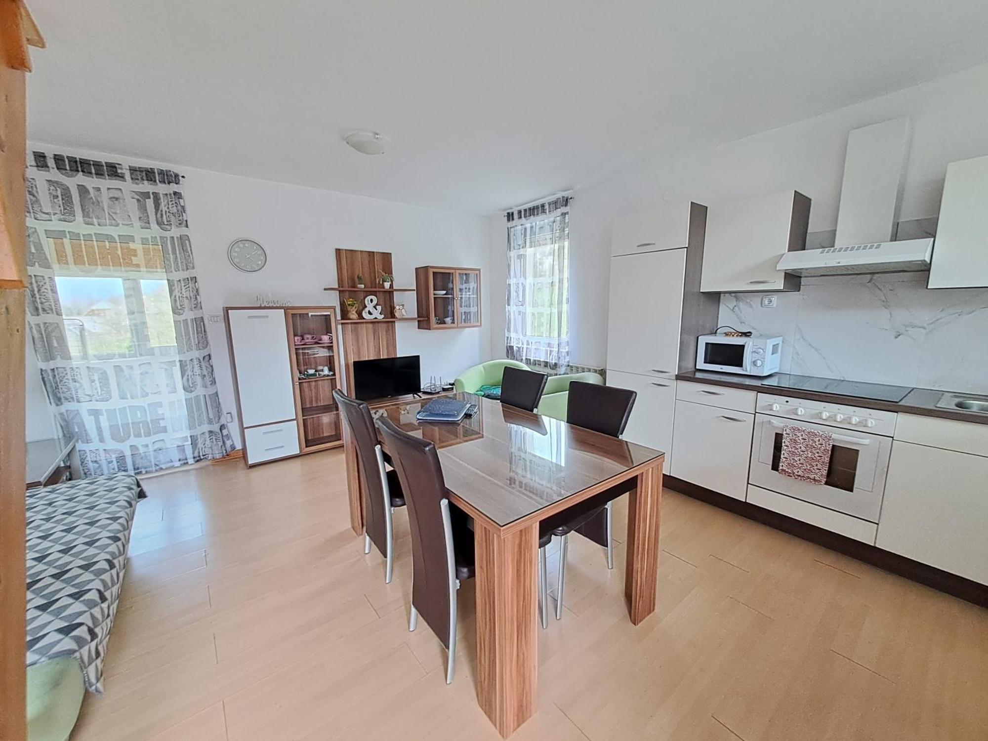 בובק Apartments Rupnik מראה חיצוני תמונה