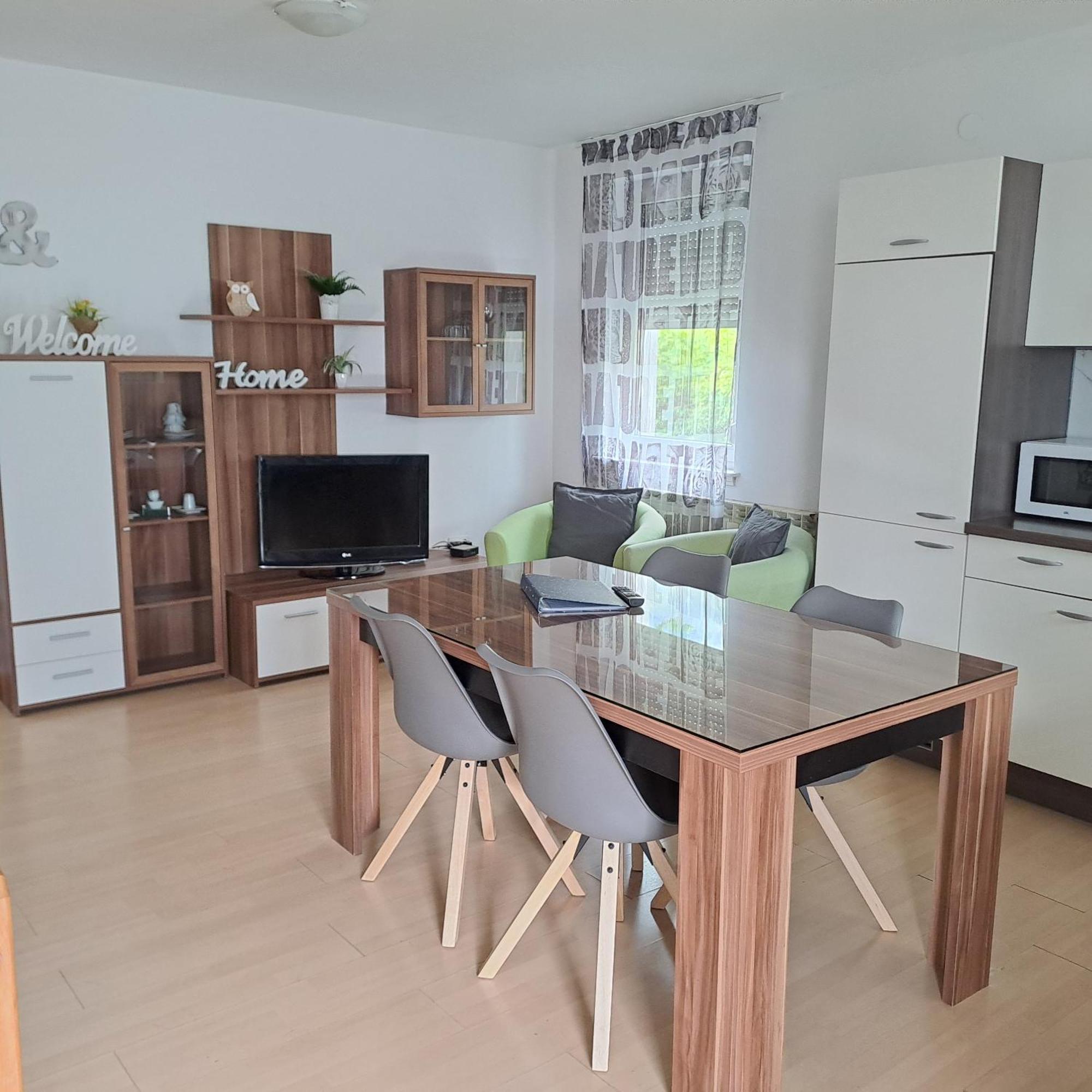 בובק Apartments Rupnik מראה חיצוני תמונה