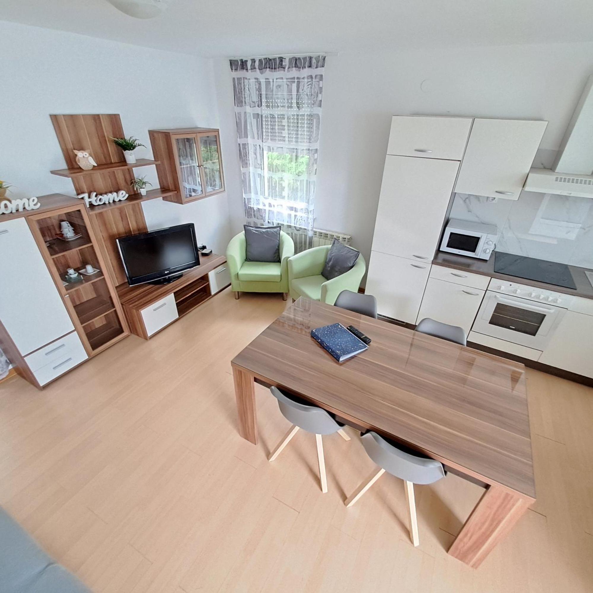 בובק Apartments Rupnik מראה חיצוני תמונה