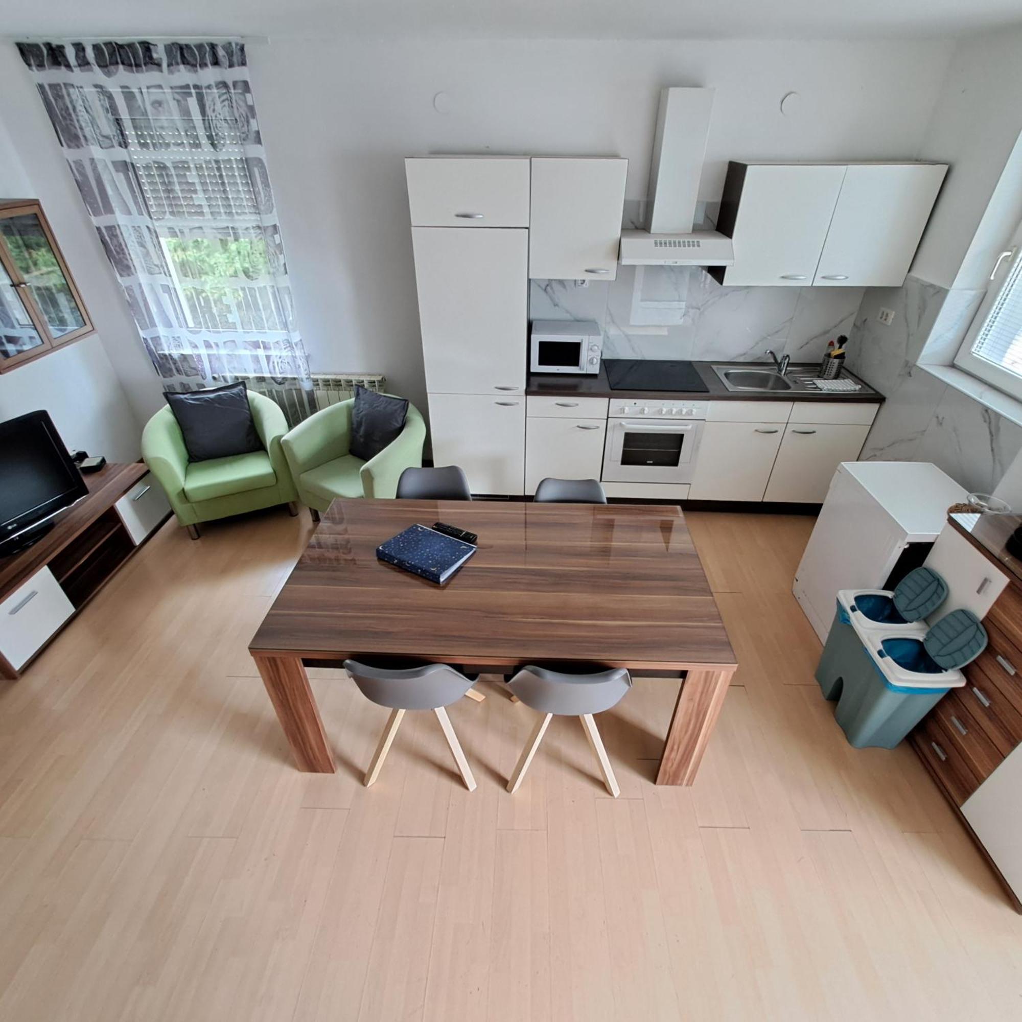 בובק Apartments Rupnik מראה חיצוני תמונה